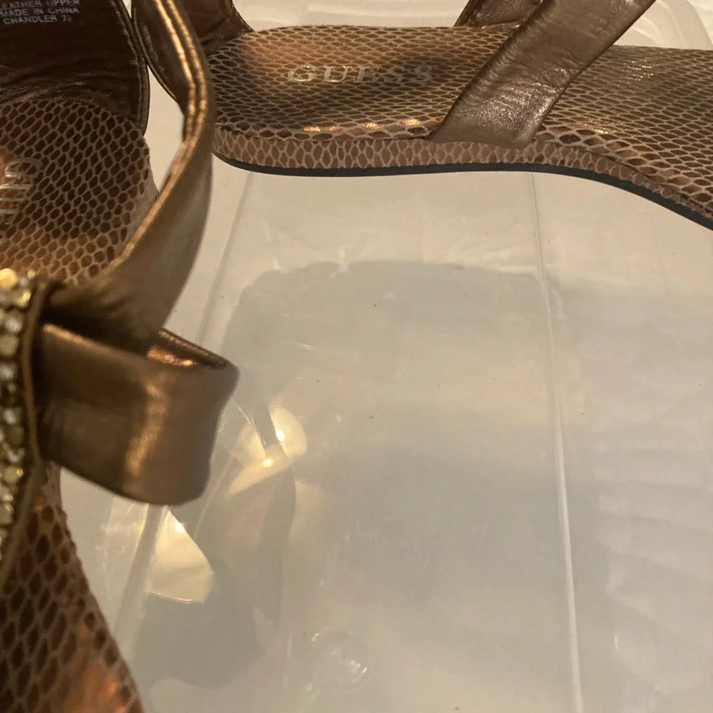 Guess sandals, Bronze 7.5 - Picture 5 of 7